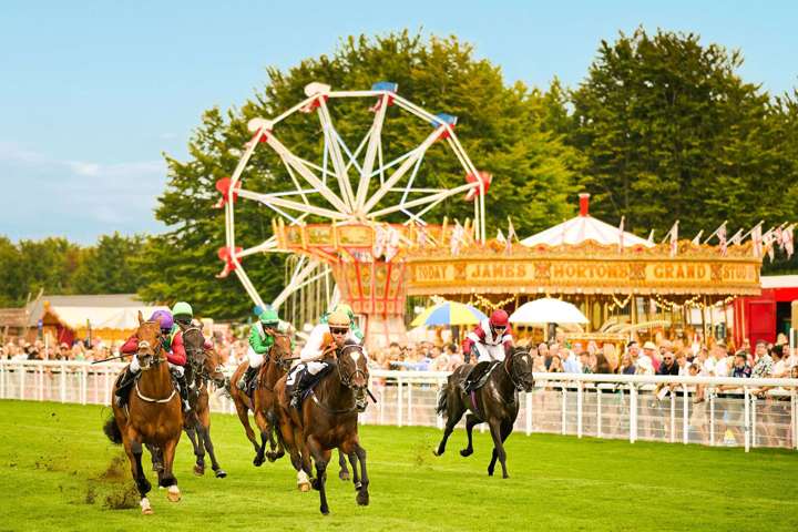 2 x Tickets – Goodwood Family Race Day – Sunday 24th August